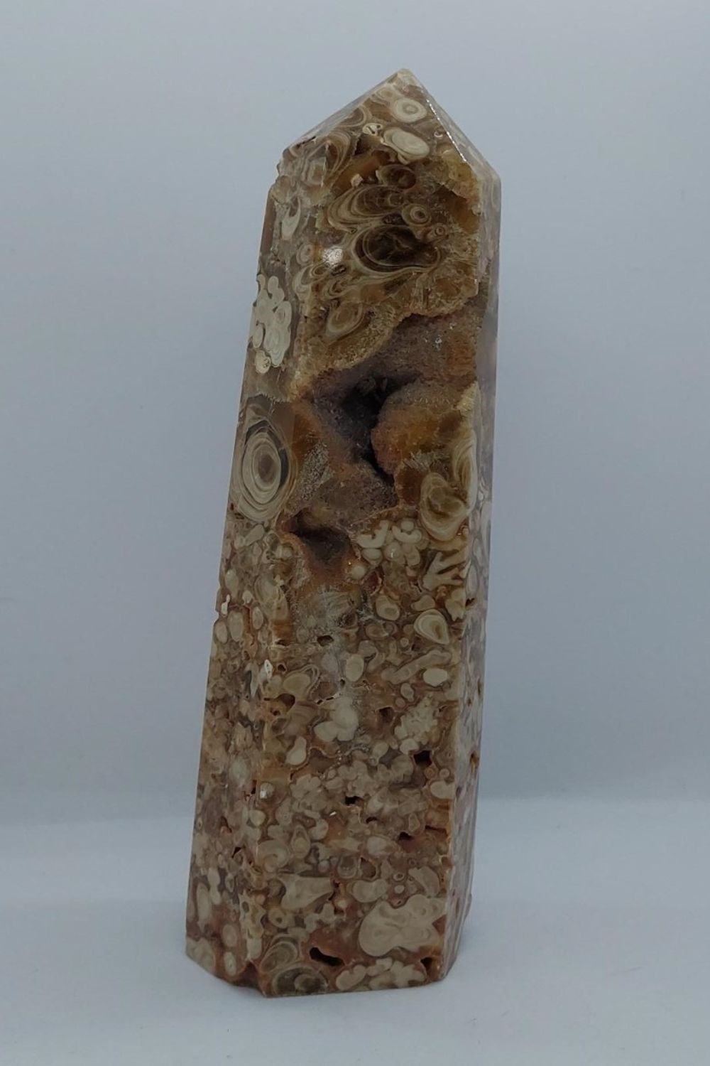 Amber calciet